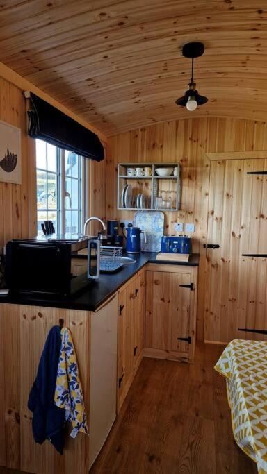 The Shepherd'S Hut @ Innlands Kilmaluag Exteriör bild