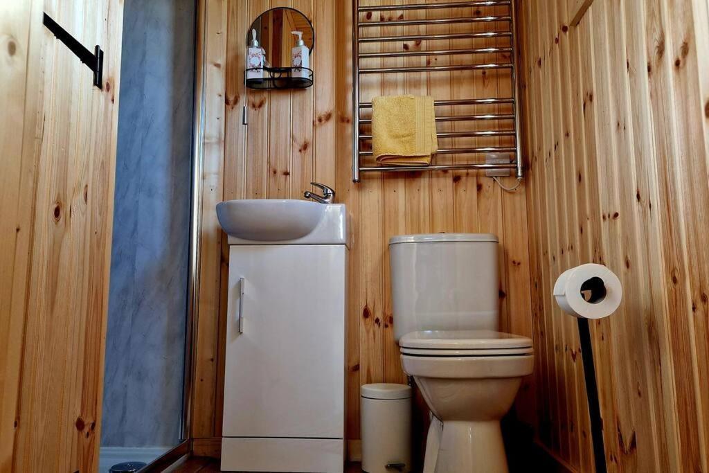 The Shepherd'S Hut @ Innlands Kilmaluag Exteriör bild